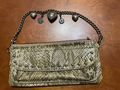 Cartera sin asas KATHY VAN ZEELAND imitación serpiente ligeramente usada con correa ornamentada Foto 1 de 4