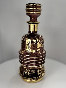 EUC Amethyst/Purple Blown Glass Decanter w/ Stopper Gold Floral Design MCM - Picture 1 of 5