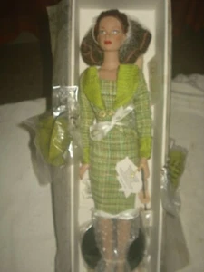 Tonner Brenda Starr Garden Party Confidential - Picture 1 of 11