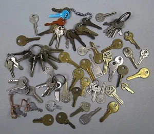 Vintage Key Lot Yale Master Slaymaster Cole Corbin Curtis GM Taylor 71 Keys - Picture 1 of 5
