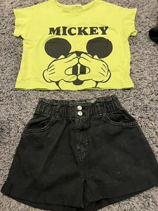 H&M GIRLS Y10-12 MICKEY MOUSE CROPPED Top Shirt & Black Wash Jean Shorts Set - Picture 1 of 6
