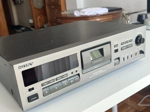 Sony PCM-R300 Professional DAT Recorder. Para reparación. - Imagen 1 de 8