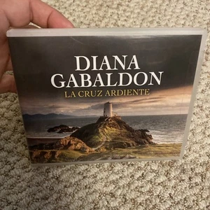 La Cruz Ardiente by Diana Gabaldon CD Audiobook 4 Disc Set In Castilian Spanish - Picture 1 of 3