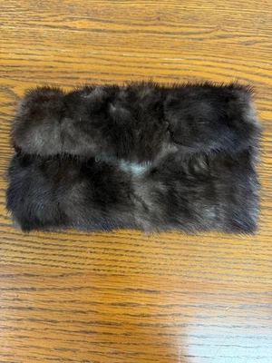 Cartera triple pliegue con inserción de chequera de piel sintética y cuero Foto 1 de 4