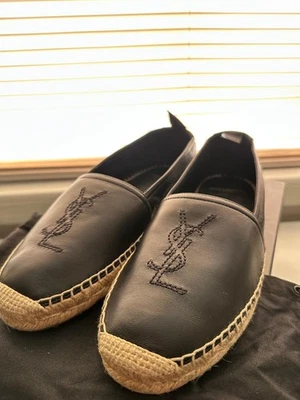 Alpargatas Yves Saint Laurent YSL de cuero negro con logotipo, NUEVAS con caja, EE. UU. 9,5, UE 41 Foto 1 de 4