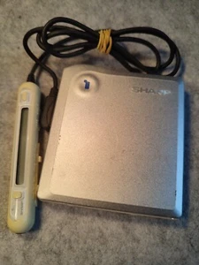 Mini reproductor de discos SHARP MD DS-33 AUVI 1 bit plateado / plata MDLP + control remoto - Imagen 1 de 17