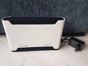 MikroTik Chateau LTE18 4G LTE Router RBD53G-5HacD2HnD-TC&EG18-EA - Bild 1 von 6