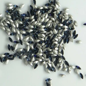 4200 4x2 M *** 18 Swarovski Strasssteine SCHIFF konischer Boden 4x2mm MONTANA - Bild 1 von 4
