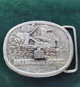 vintage 1970s International Bulldozer belt buckle  - Picture 1 of 5