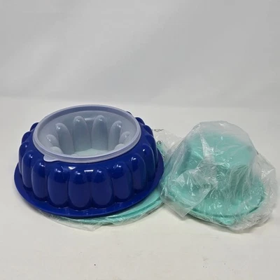 VINTAGE TUPPERWARE JELLO MOLD JEL-RING BUNDLE NOS & PRE-OWNED BLUE & MINT GREEN - Image 1 of 4