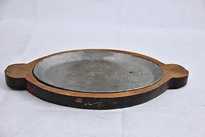 Piatto vintage ovale in ghisa Sizzler Pan Fajita con base in legno piatto da ... - Foto 1 di 24