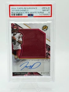 Parche de novato Topps Resurgence 2024 autógrafos Jayden Daniels #RPA-JD/125 PSA 8 - Imagen 1 de 3