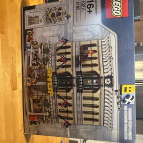 Lego 10211 Creator Grand Emporium - Brand New Sealed Box 