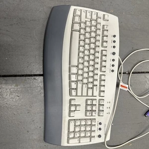Vintage MICROSOFT INTERNET KEYBOARD RT9443 56TW - Picture 1 of 3