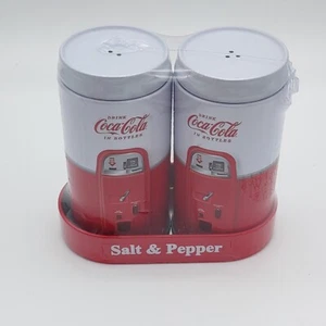 Set Shaker Sale e Pepe Coca Cola Lattine Ricordi da Collezione ~ Nuovo - Foto 1 di 6