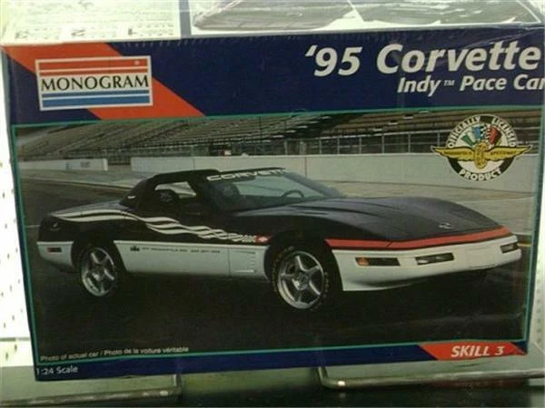 Monogram 2467 '95 Corvette Indy Pace Car model kit - Image 1 of 1