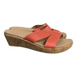 Crocs A-Leigh Women’s 8 Coral Leather Cork Wedge Slip-on Sandals 16205 - Imagen 1 de 12