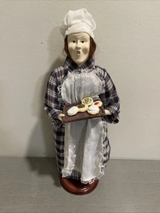 Byers Choice Carolers Mrs Claus Biscotti da Forno in Vassoio Cestino Alto 12" - Foto 1 di 21