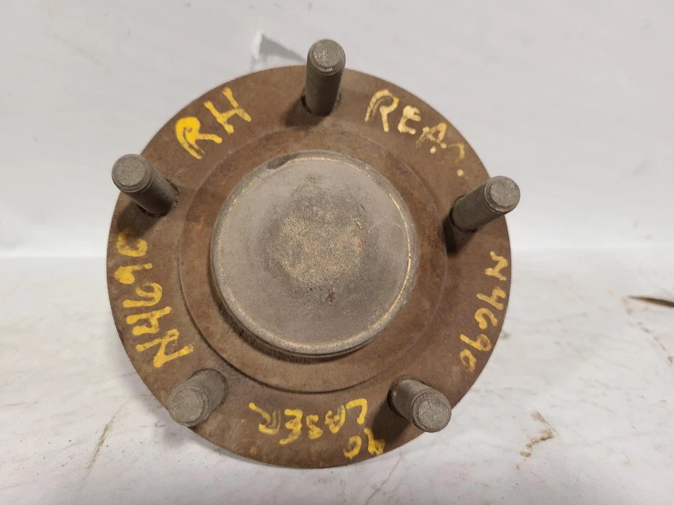 Used Rear Wheel Hub fits: 1990 Plymouth Laser Rear FWD w/o ABS Rear Grade A — 第 1/4 张图片