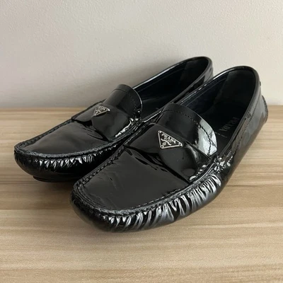 Zapatos de conducción de charol negro PRADA mocasines para mujer talla 40 logotipo de EE. UU. 10 Foto 1 de 4