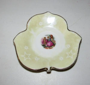 VINTAGE VICTORIAN COUPLE PORCELAIN MINI LEAF DISH PLATE MADE IN JAPAN - Picture 1 of 4