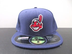 Cappello Berretto Cleveland Indians Fitted Uomo 8 Blu Rosso Chief Wahoo Baseball Nuova Era - Foto 1 di 8