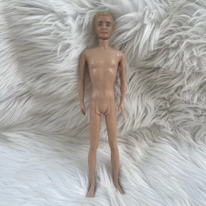 Muñeca Barbie Ken 1961 vintage rubia pelo flocado pierna recta primera edición - Imagen 1 de 5