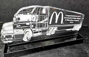Acrylic McDonald's Corp Semi Tractor Trailer Truck 2013 Award Etched & Unique - Imagen 1 de 14