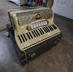 Vintage Florino Piano Accordion With Black Hard Shell Case From Italy - Picture 1 of 11