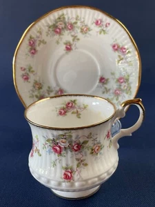 Mid-Century Modern Queen's Fine Bone China cup & saucer c.1952+ England - Picture 1 of 6