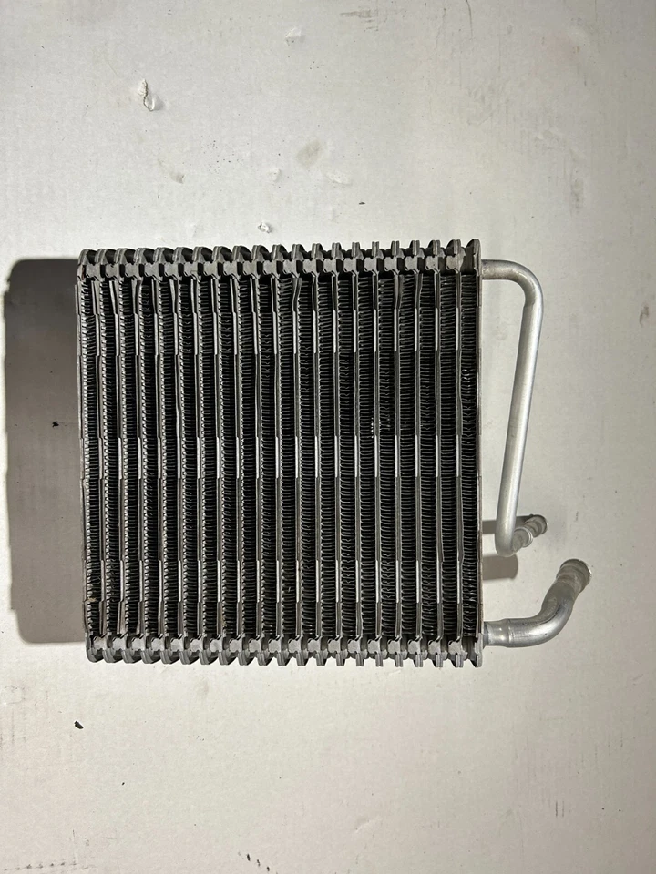 2000-03  Ford F150 AC Radiator - Imagem 1 de 4