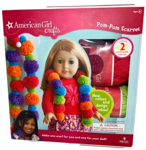American Girl Crafts Bommelschals 1 für Sie 1 für Puppe 8+ Jahre Neu im Karton - Bild 1 von 8