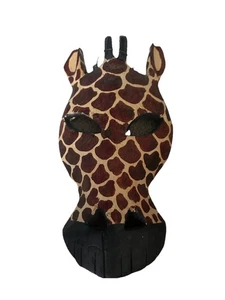 Giraffe Carved Wood Plaque Art Sculpture Figurine 7" w x 10" Tall Brown Tan - Picture 1 of 3