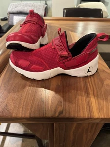 Nike Air Jordan Trunner LX Herren Größe 10,5 rot, nicht perfekt. " Gebraucht - Bild 1 von 6