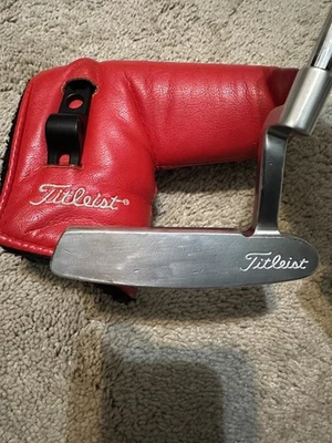 Паттер Scotty Cameron Studio Stainless Newport под правую руку 32,5 дюйма с чехлом для головки - Изображение 1 из 4
