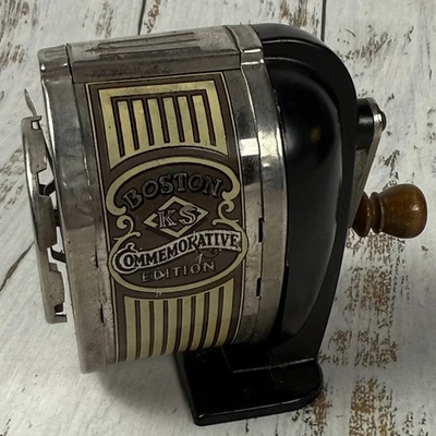 Sacapuntas Boston KS edición conmemorativa montaje en escritorio manivela vintage Foto 1 de 4