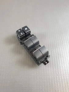 Toyota RAV 4 (XA50) 2020 Fensterheberschalter elektrisch 8404042050 - Bild 1 von 6