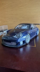 1:18 Mini champs Porsche 911 GT3 RSR 2004 - Picture 1 of 13