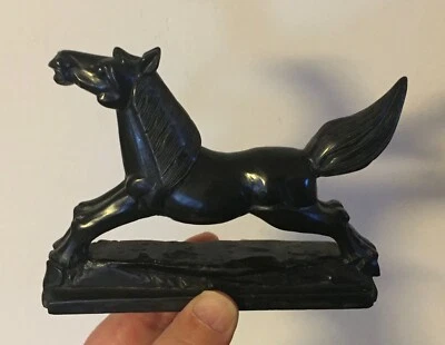 Старинный китайский резной черный камень или уголь лошадь фигурка статуэтка ар-деко 4 из 4 - Изображение 1 из 4