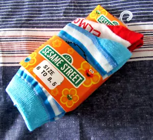 Set of 2 NWT Sesame Street Kids Socks size 6 to 8.5 - Picture 1 of 4