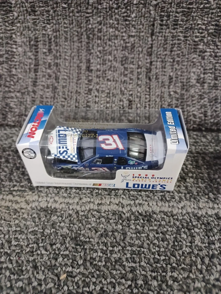 1:64th Scale #31 Mike Skinner Diecast By Action - Image 1 of 1