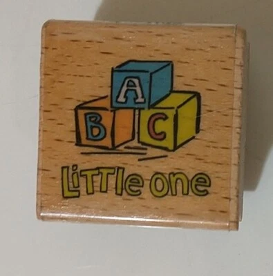 Sello de goma Little One Alphabet Blocks montaje en madera estampida de goma de 1,25" x 1,25" Foto 1 de 4
