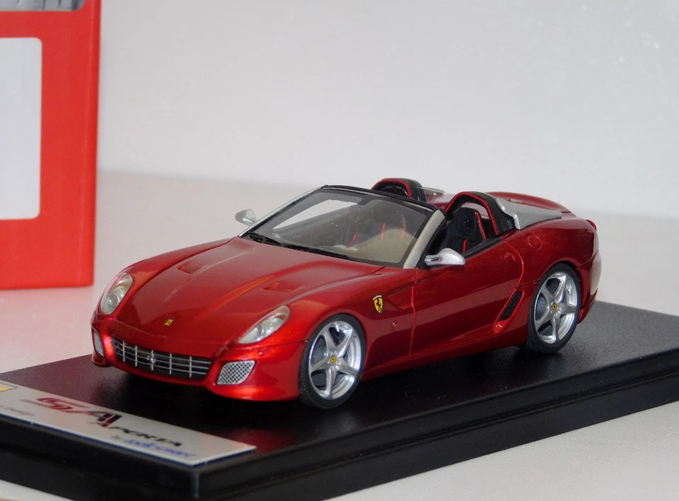 FERRARI SA APERTA ROSSO FUOCO LOOKSMART LS383A LIM. 1/99 1/43 - Immagine 1 di 1