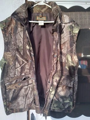 Remington Camo hunting vest (Realtree) Waterproof w- hidden hood Sz XL VERY GOOD - Image 1 of 4