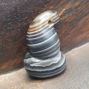 Carving Natural Pattern Tibetan Agate Pendant - Picture 1 of 20