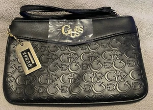 Neu ohne Etikett GUESS schwarz Reißverschluss oben Kunstleder Handgelenktasche Handtasche mit Schlüssel Anhänger - Bild 1 von 8