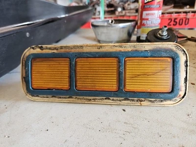 1971 PLYMOUTH ROADRUNNER SATELLITE GTX ОРИГИНАЛЬНЫЙ ГАБАРИТНЫЙ ФОНАРЬ  - Изображение 1 из 4