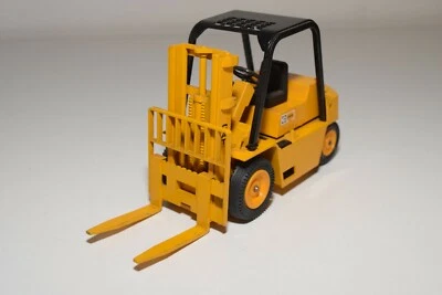 A31 1:25 NZG N.Z.G. CARRELLO ELEVATORE 182 CATERPILLAR CAT V80E OTTIME CONDIZ... - Immagine 1 di 4