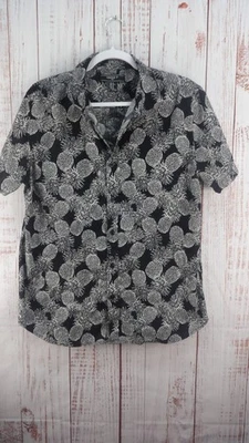 Forever 21 男式衬衫 XL 黑/白短袖菠萝印花休闲度假村 — 第 1/4 张图片