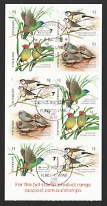 AUSTRALIA 2018 FINCHES BIRDS SELF ADHESIVE BOOKLET OF 10 STAMPS IN FINE USED - Picture 1 of 1